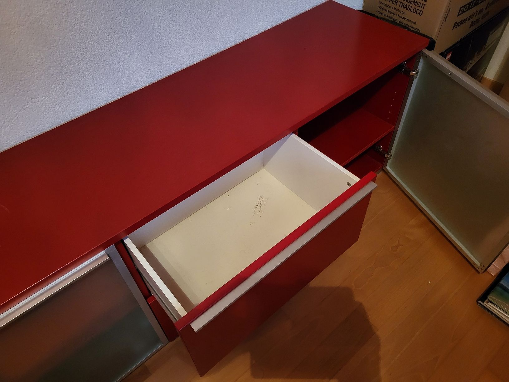 Kommoden: Sideboard rot lackiert – Gebraucht aus Birmenstorf AG von Cjl 3