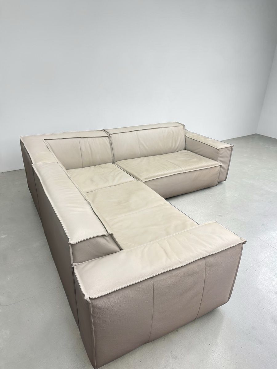 Sofas: Ecksofa aus hellgrauem Echtleder – D'occasion à Bachenbülach par Sofalab.swiss 3