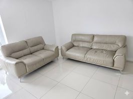 2er + 3er Ledersofa für nur 155.-