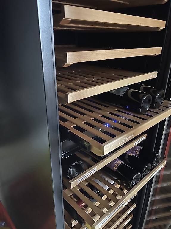 Réfrigérateurs: Weinkühlschrank – D'occasion à Widnau par ladolcevita02 2