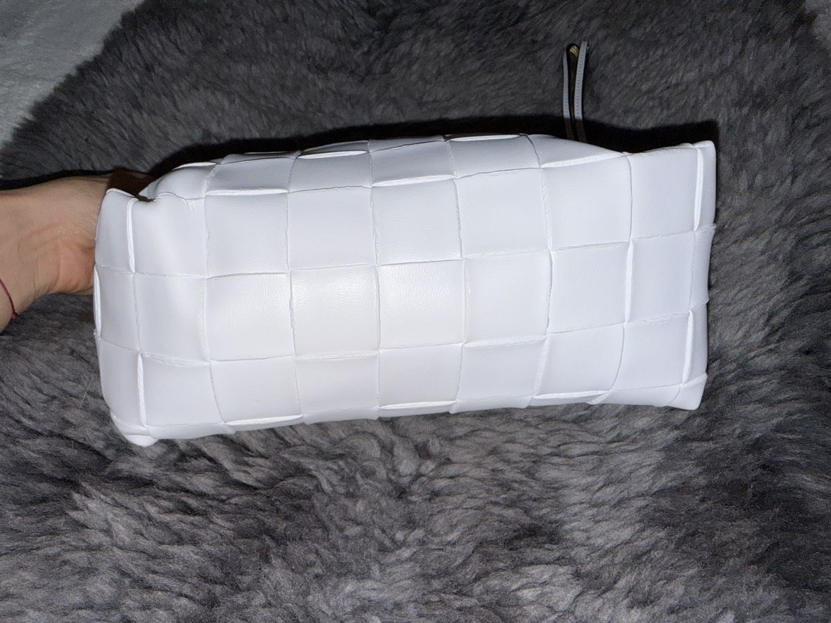 Victoria's Secret Borse: Victoria's Secret White Cosmetic Bag – Nuovo (secondo la descrizione) da Heerbrugg venduto da ines_lopez 2