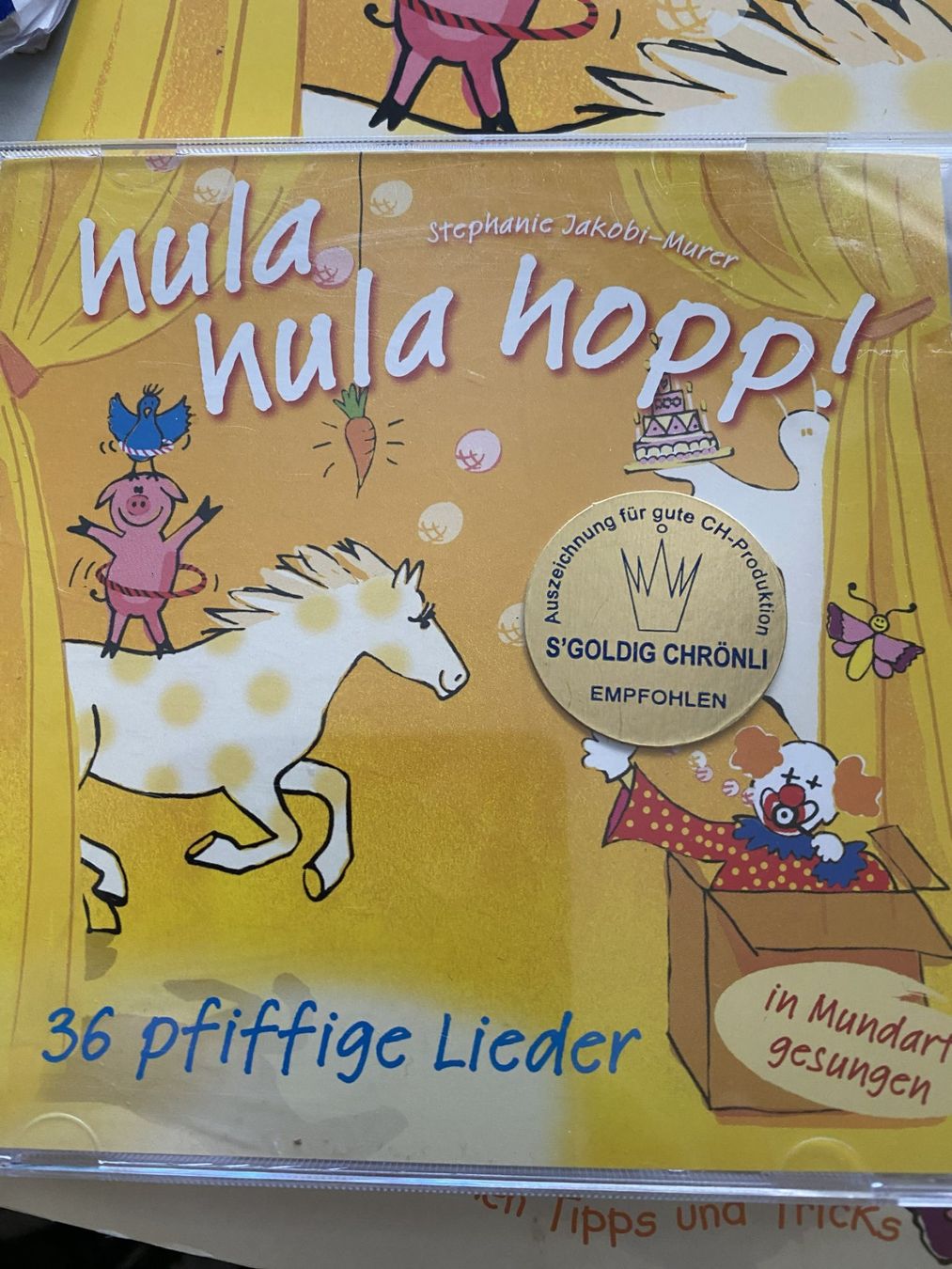 Libri: hula hula hopp! – Nuovo (secondo la descrizione) da Sachseln venduto da basti1950 2