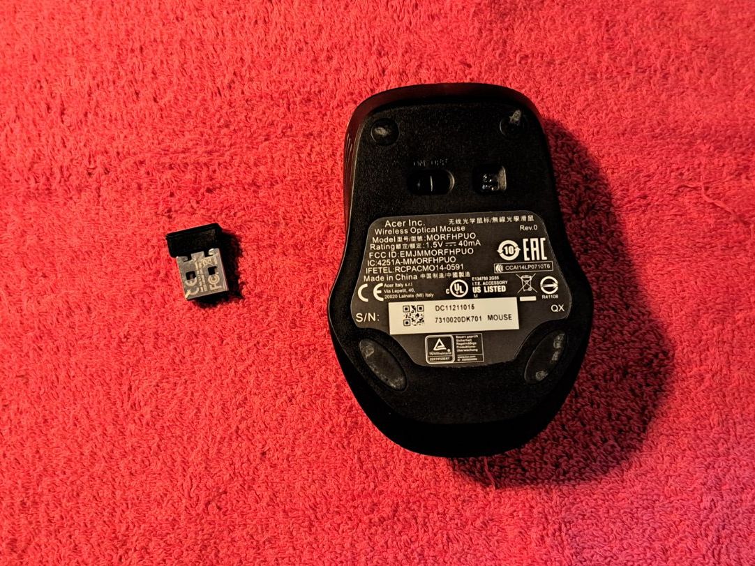 Acer Tastiere: Acer Wireless Tastatur und Maus – Usato da Mühlethal venduto da diveguitar 2