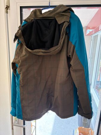 Winterjacke mit Kapuze