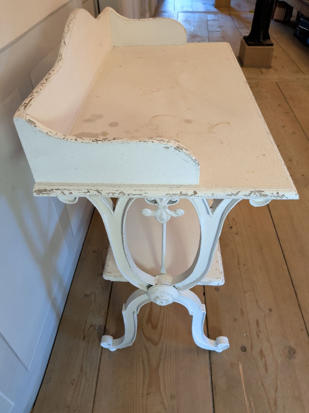 Tische: Shabby Chic Pflanztisch für drinnen oder draussen  – Gebraucht aus Dietfurt von Subforce1853 1