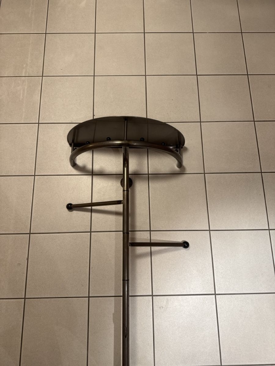 Guardaroba: Gratis Garderobe aus Metall – Usato da Rickenbach LU venduto da Trixis65 1