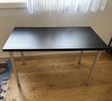 Schreibtisch IKEA schwarz