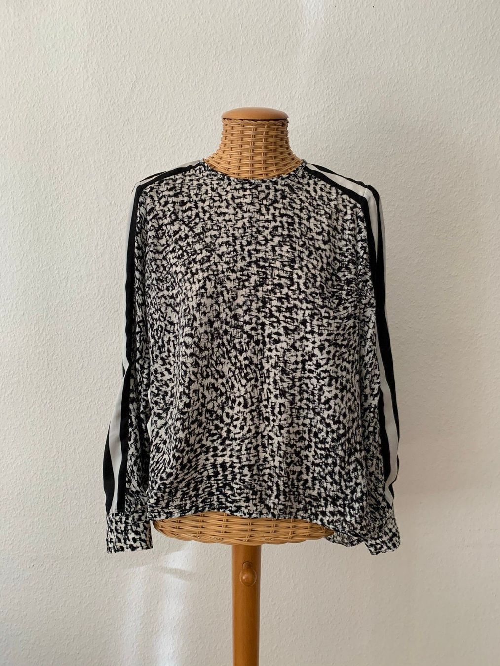 Camicette: SET - Blusenoberteil schwarz-weiss 34 – Usato da Zürich venduto da Diazaio