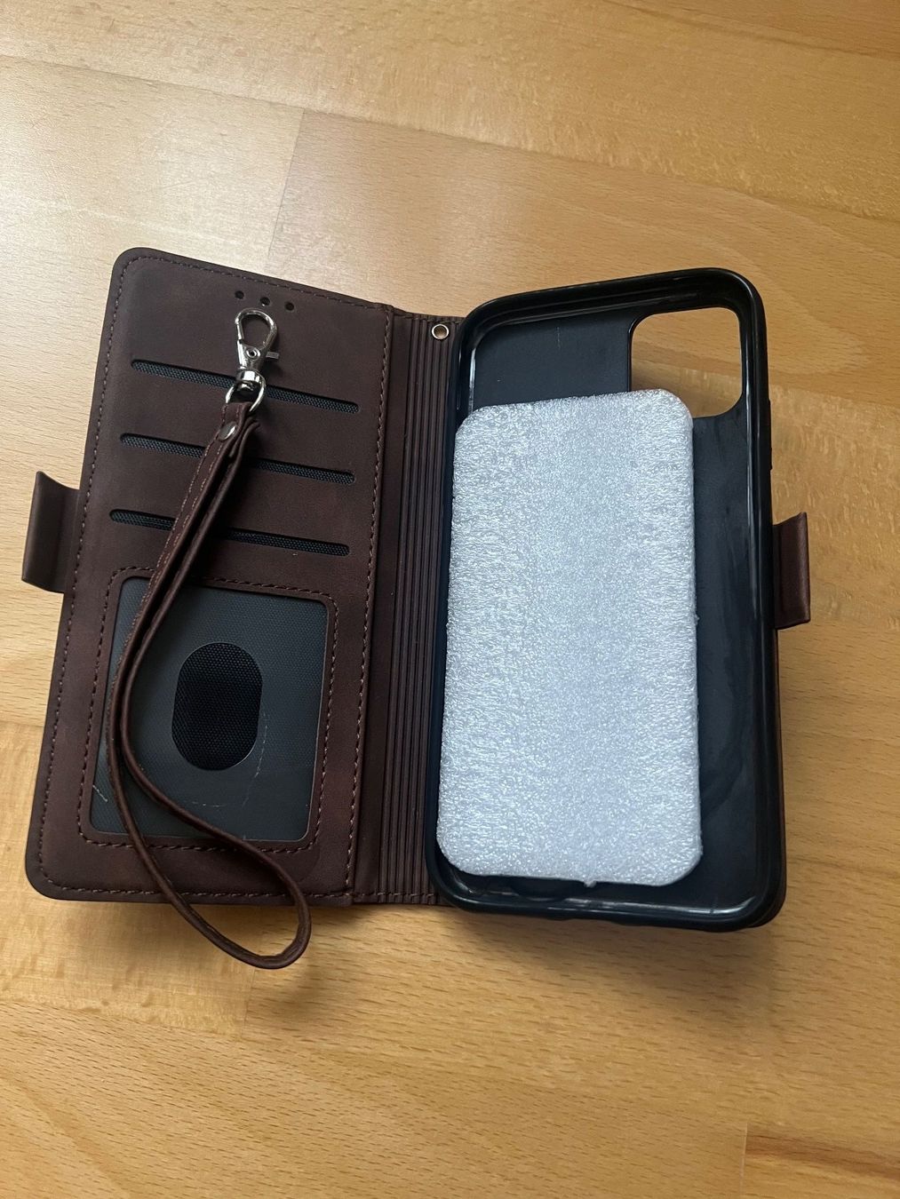 Cover & Protezioni schermo: Handy Hülle Iphone 11 – Nuovo e nell'imballaggio originale da witterswil venduto da Bargo 3