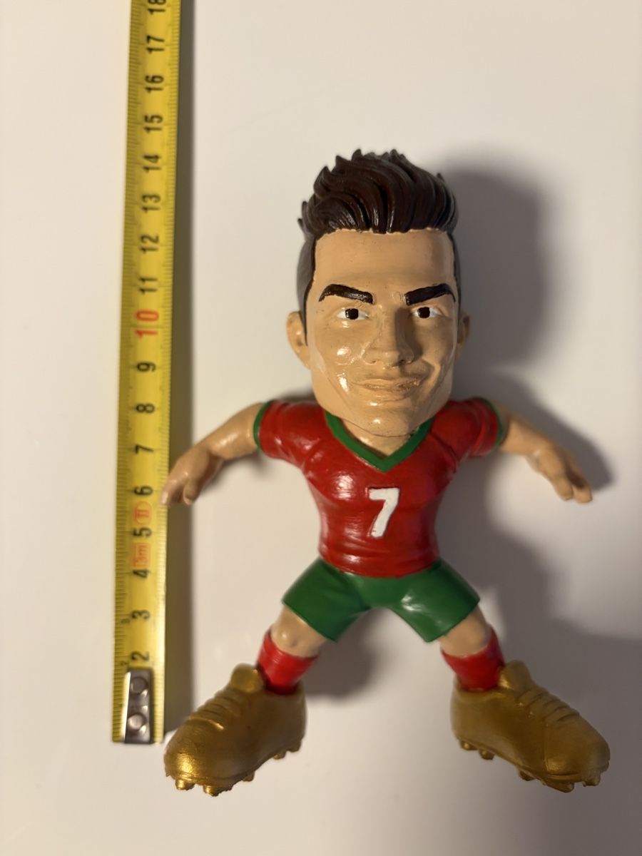 Statuette: Cristiano Ronaldo – Nuovo (secondo la descrizione) da Le Landeron venduto da Gia_Aka12 2