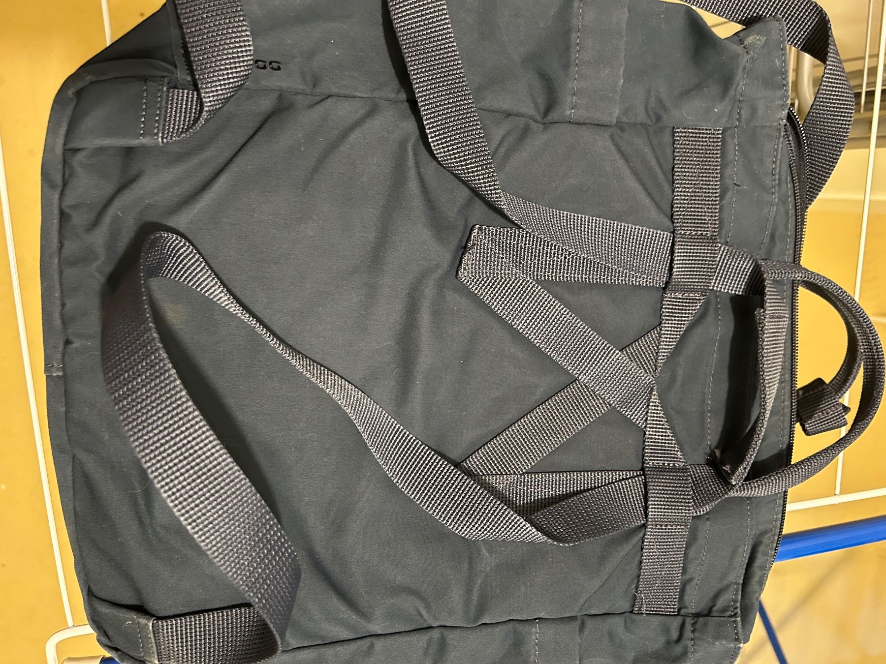 Fjällräven Zaini: Fjällräven totepack rucksack blau – Usato da Wohlen b. Bern venduto da Honeypie 1