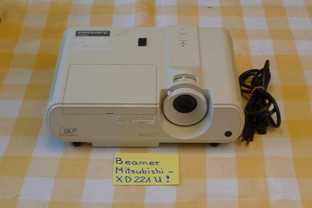 Mitsubishi Videoprojektoren: Beamer Mitsubishi-XD221U – Gebraucht aus Bern von bn1640