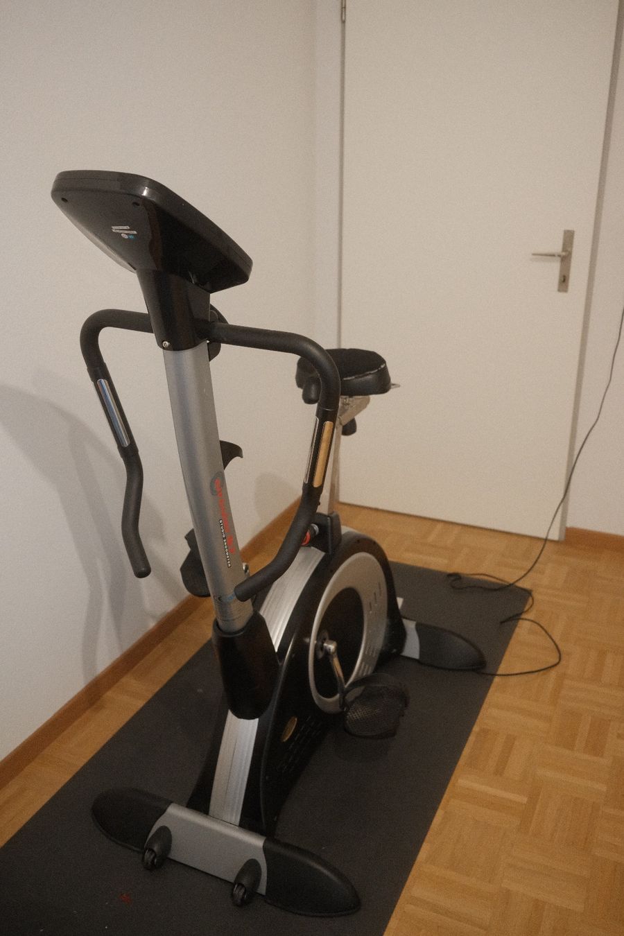 Vélos d'appartement: Heimtrainer Crane Circular S7 | Tretlager blockiert – Défectueux à Kreuzlingen par jeje98