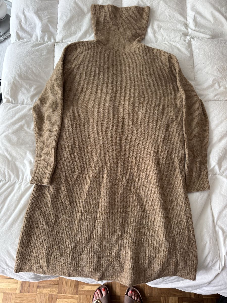 Maglioni & Felpe: Robe pull beige col roulé douce et chaude taille M – Usato da Genève venduto da lejardindesvetements