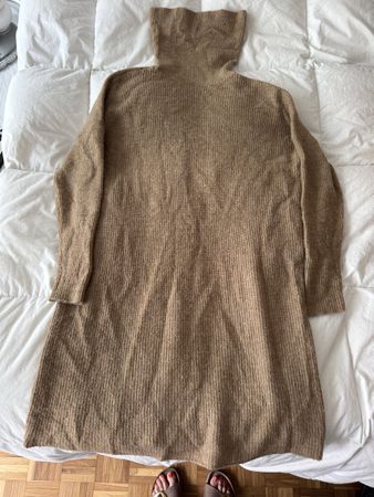 Robe pull beige col roulé douce et chaude taille M