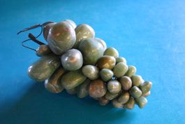 Traube aus Jade-Edelsteinen