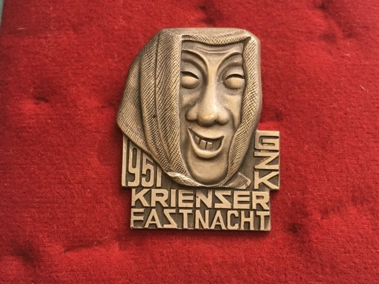 Placchette & Badge: Fasnachtsplakette Kriens 1951  Krienser – Usato da Obernau venduto da Wgnom
