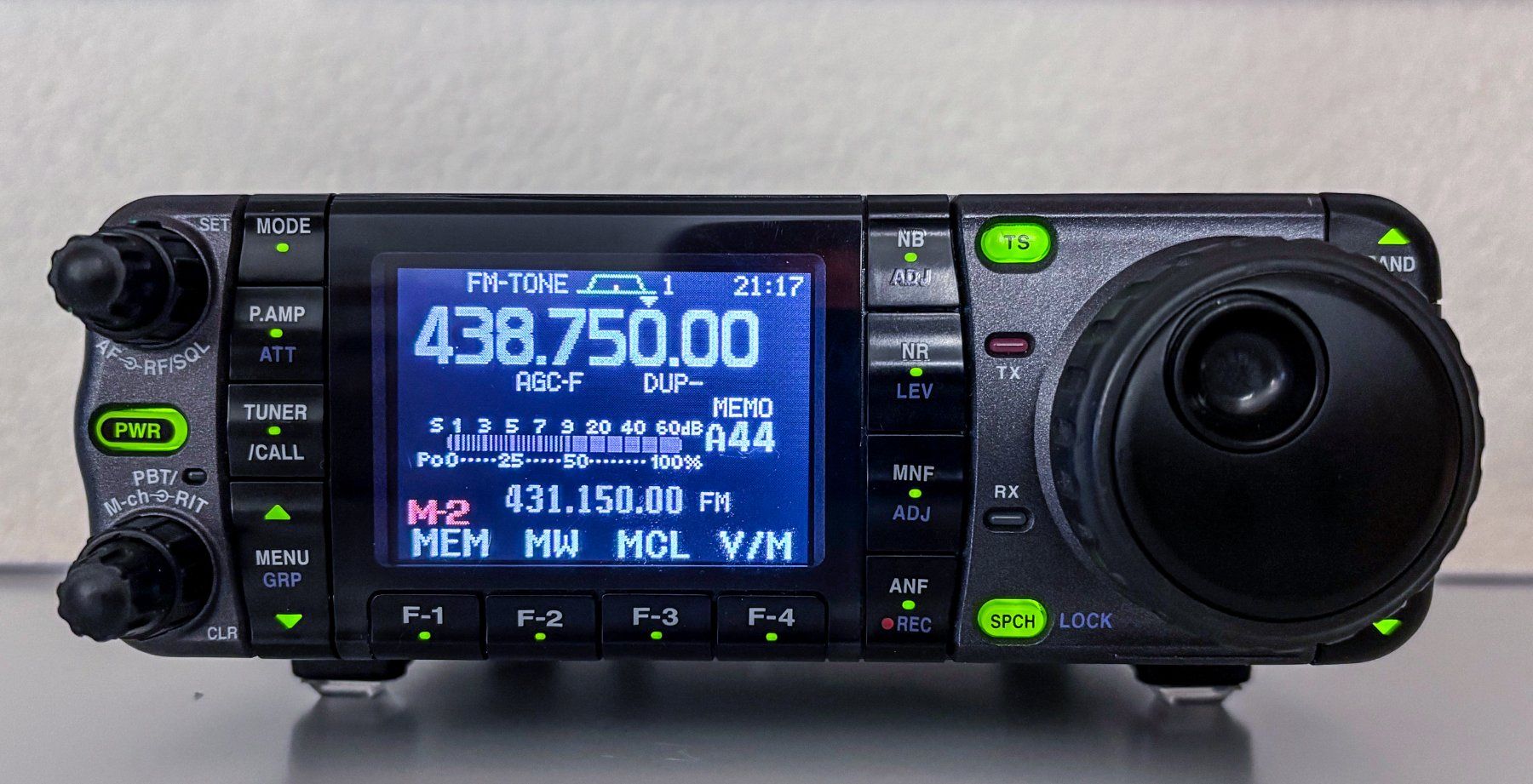 Icom Radiocomunicazione: ICOM IC-7000 – Usato da Zürich venduto da J2O 3