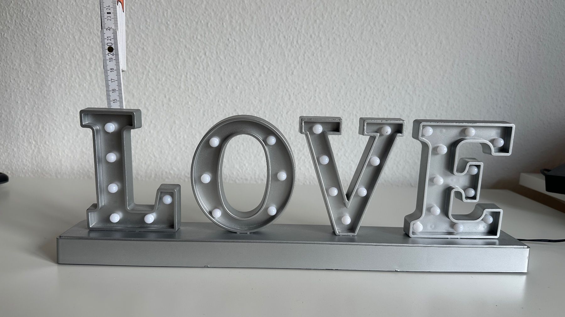 Lampen: Buchstabenlampe LOVE silberfarben – Gebraucht aus Thun von yvonne.95