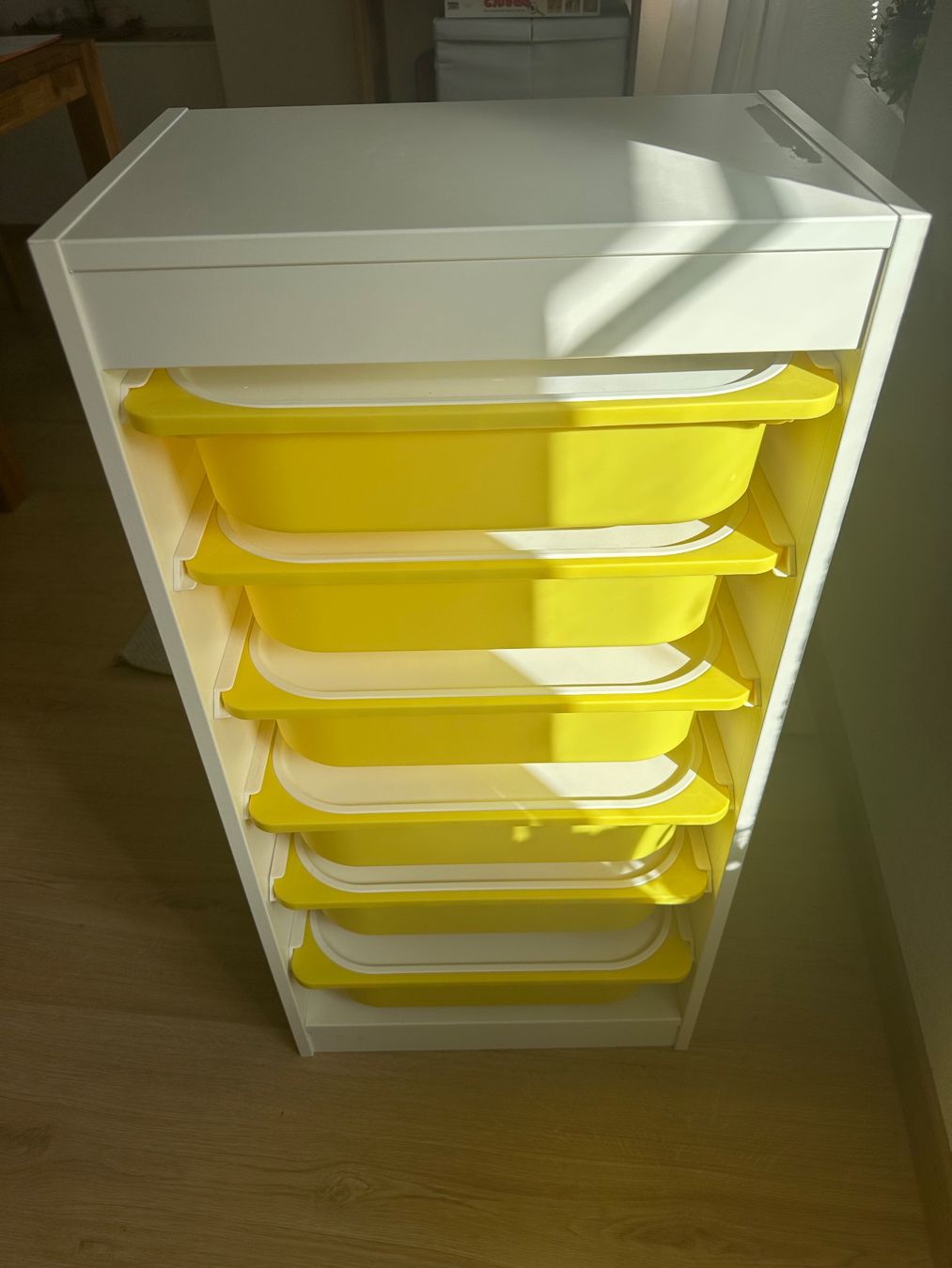 Ikea Scaffali: Trofast weiss mit 6 gelben Einsätzen gebraucht – Usato da Ennenda venduto da Axmx 4