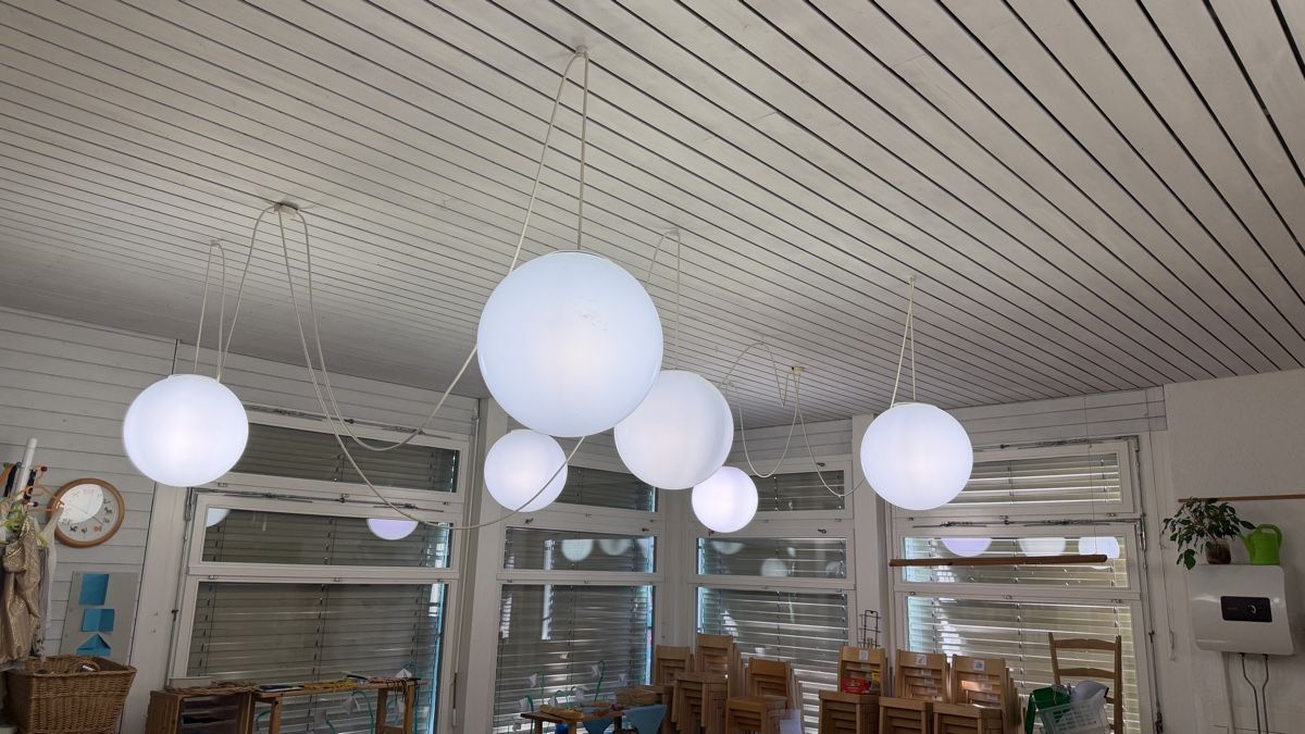 Kronleuchter & Deckenlampen: 22 Stück Kugel Pendelleuchten 40cm durchmesser – Gebraucht aus Schaffhausen von Alles_k