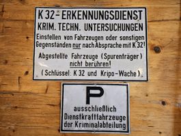 Vintage Polizei Schilder K32 & Parkplatz Kripo Abteilung!