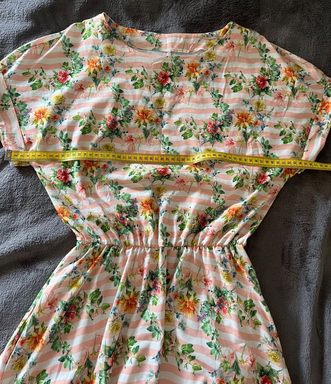 Vestiti: A very comfortable dress with two pockets size S – Usato da Chêne-Bougeries venduto da Seetooyoo 1
