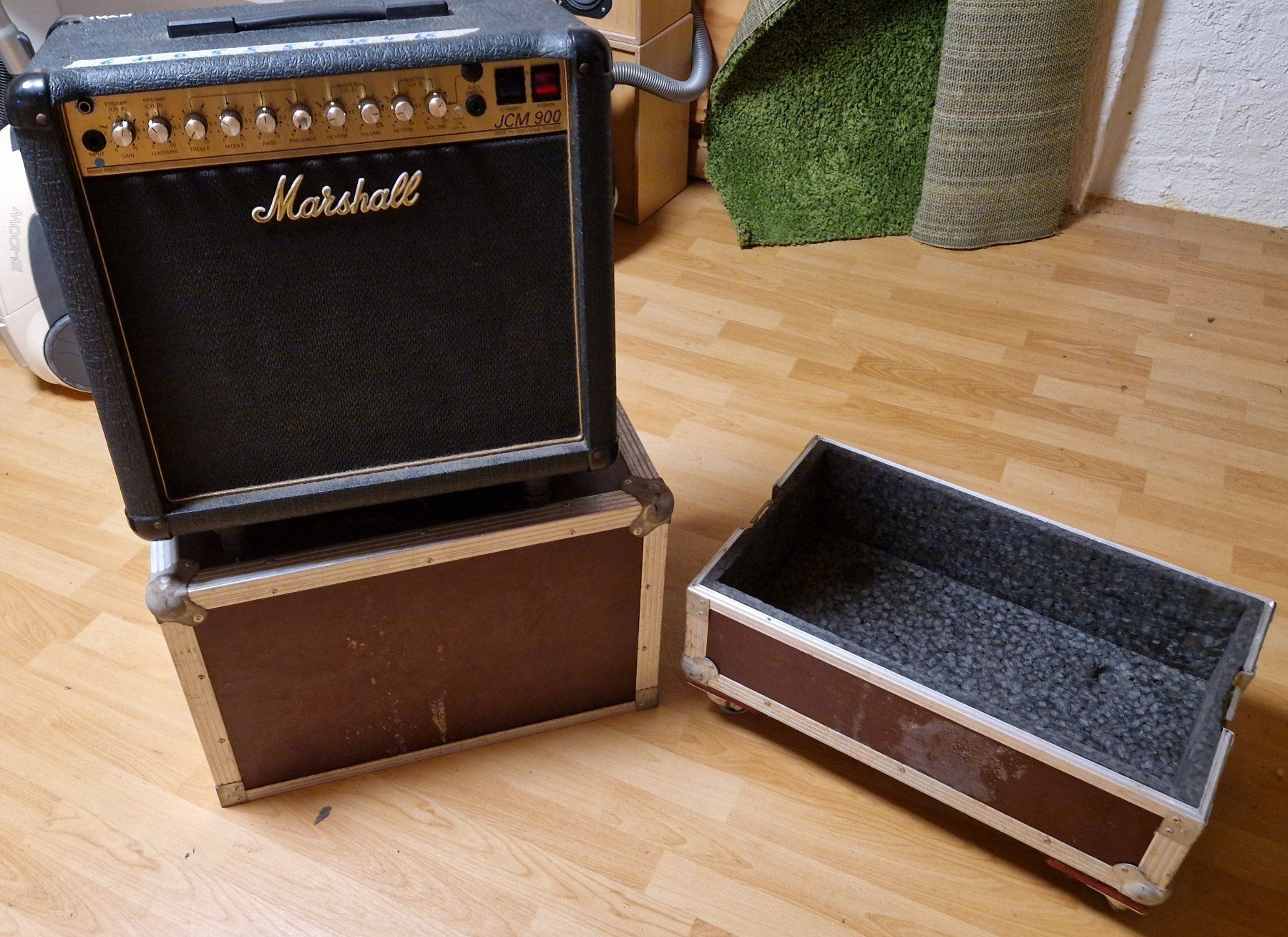 Marshall Amplificateurs: Marshall JCM 900 Combo inkl. Flightcase – D'occasion à Arlesheim par nav_gv8j 1