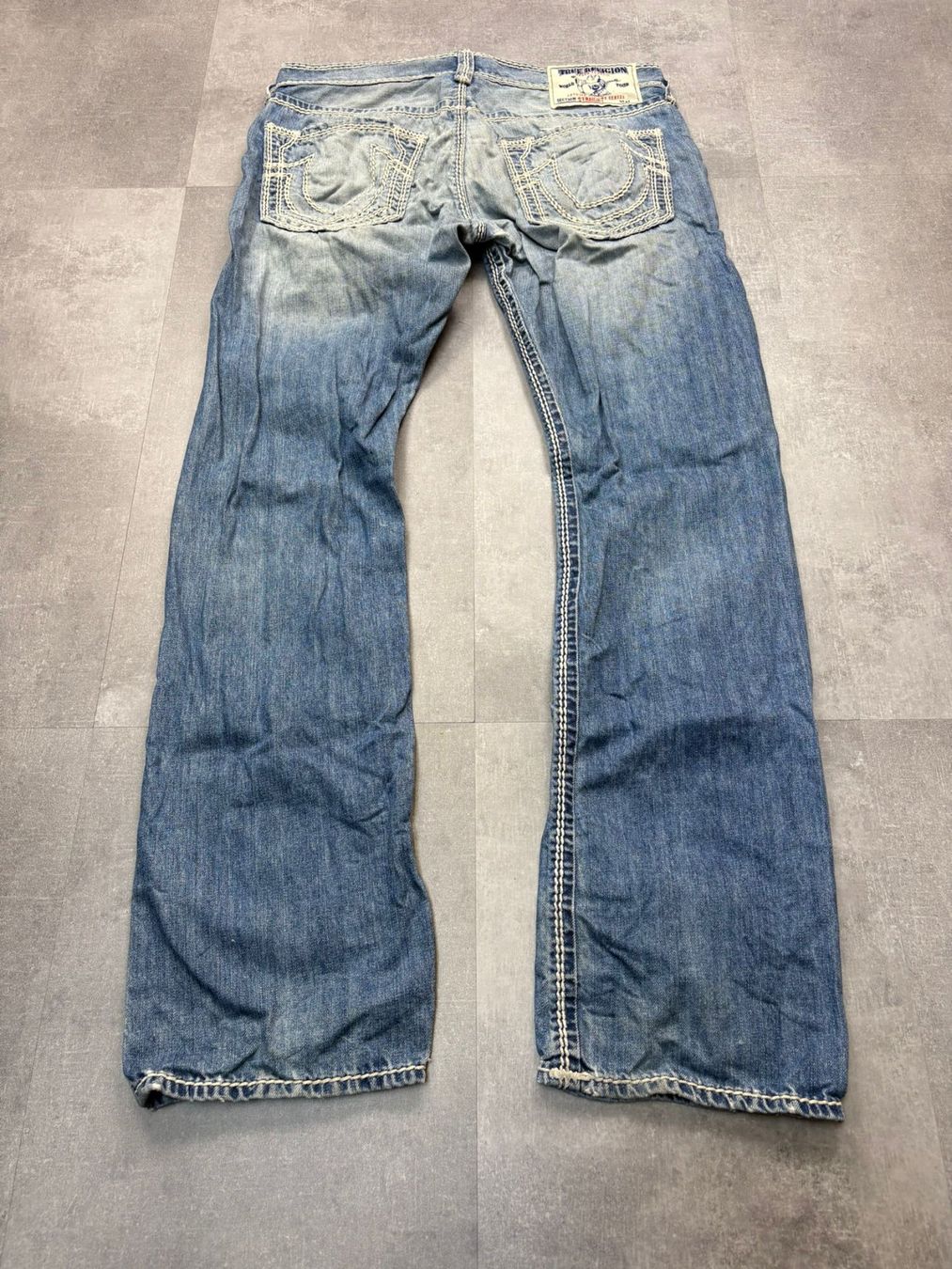 True Religion Jeans: True Religion Bootcut Flared Jeans - Grösse L/31 – Usato da Werdenberg venduto da hase.vintage