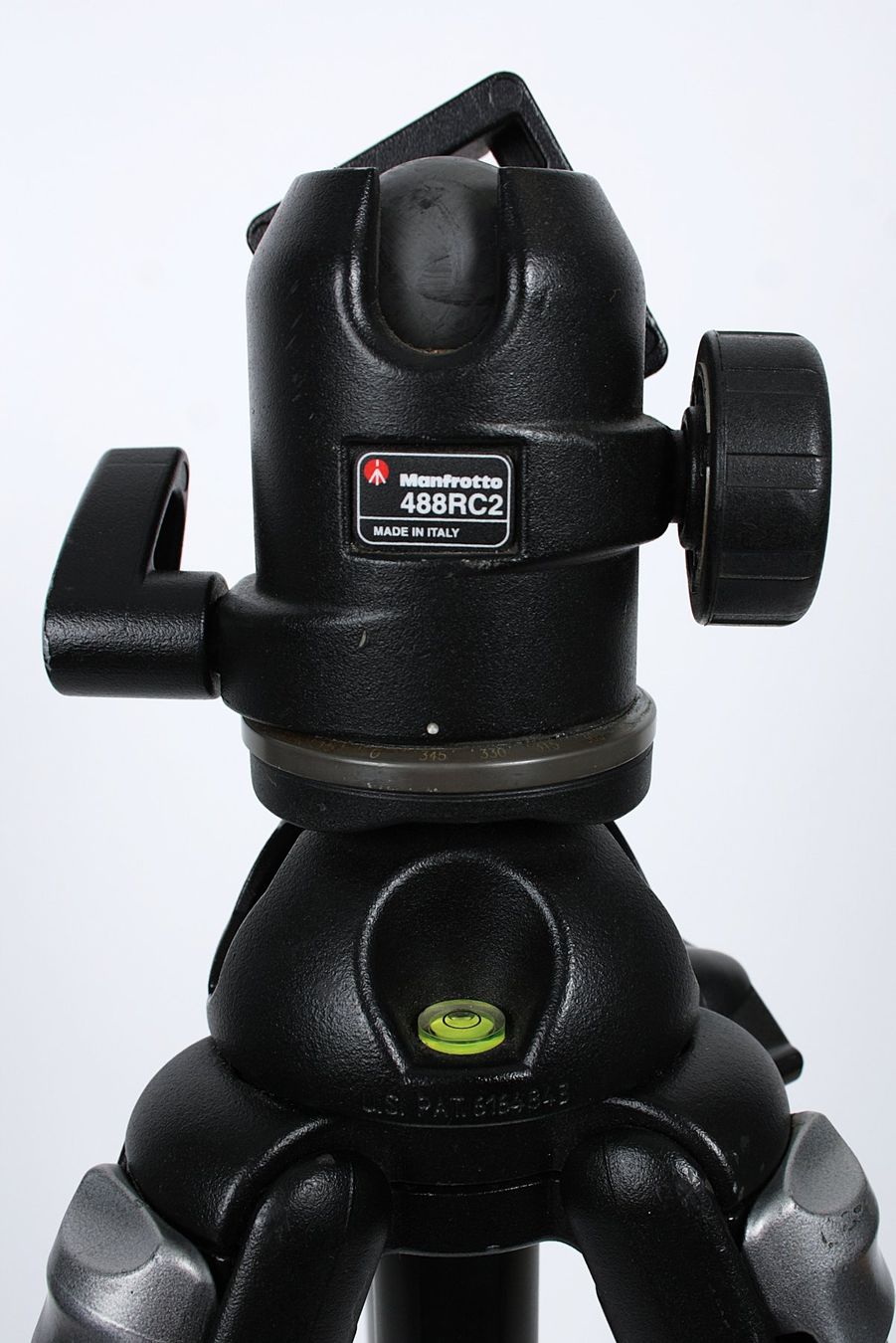 Manfrotto Treppiedi & Teste: MANFROTTO Carbonstativ mit Kugelkopf – Usato da Zollikofen venduto da Restwert_Zollikofen 6