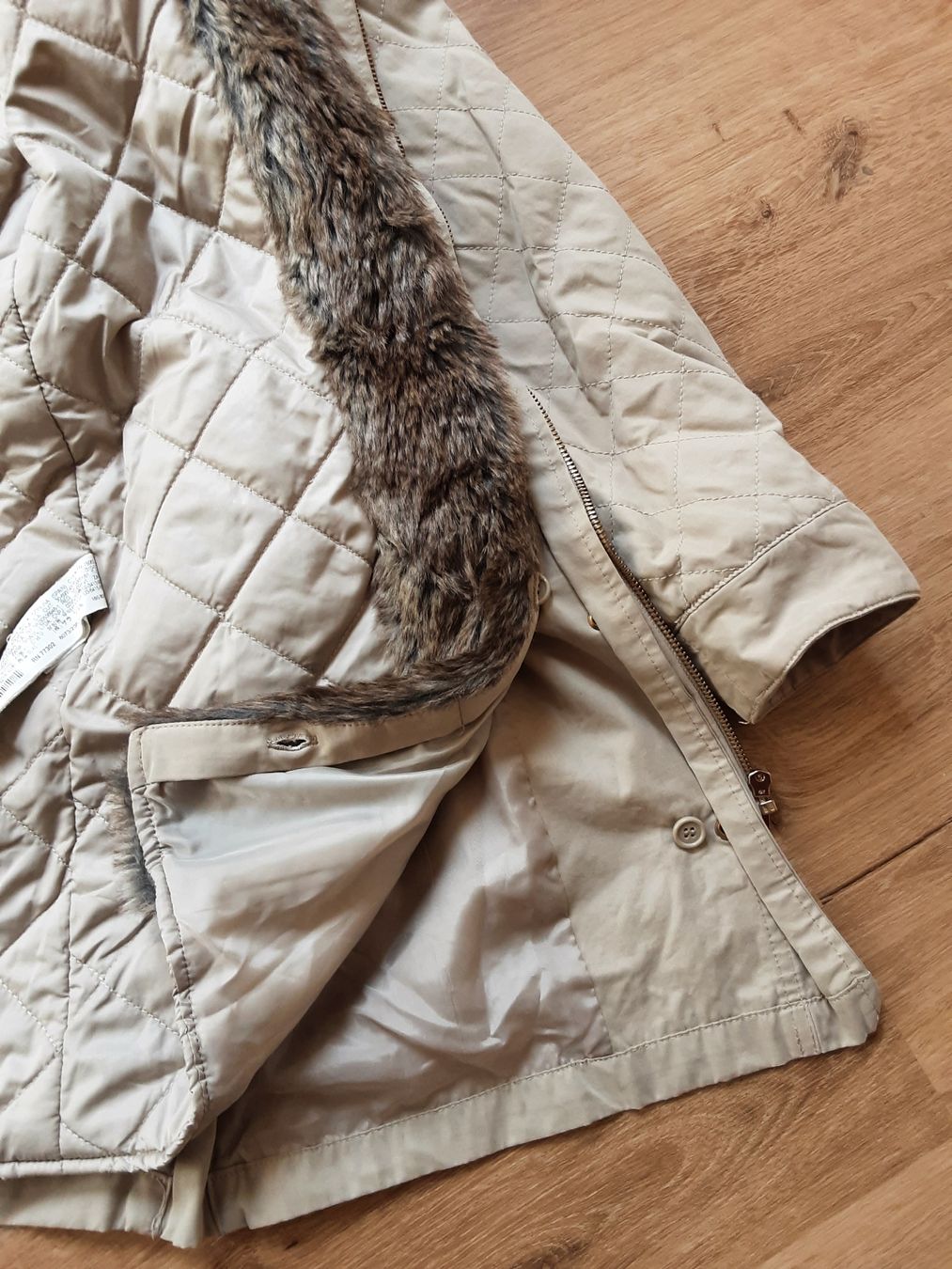 Zara Cappotti: Zara Basic Wintermantel mit Kapuze, Grösse XS Beige! – Usato da Altdorf UR venduto da Brandli 3