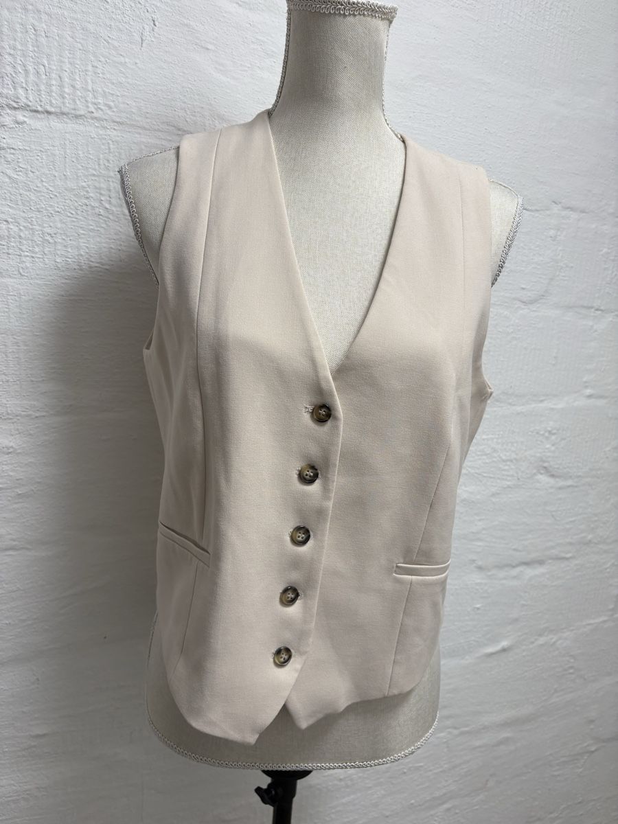 Completi & Tailleur: Damen Zweiteilerset,Gr.L;Reserved  – Usato da Winterthur venduto da Nena222 1