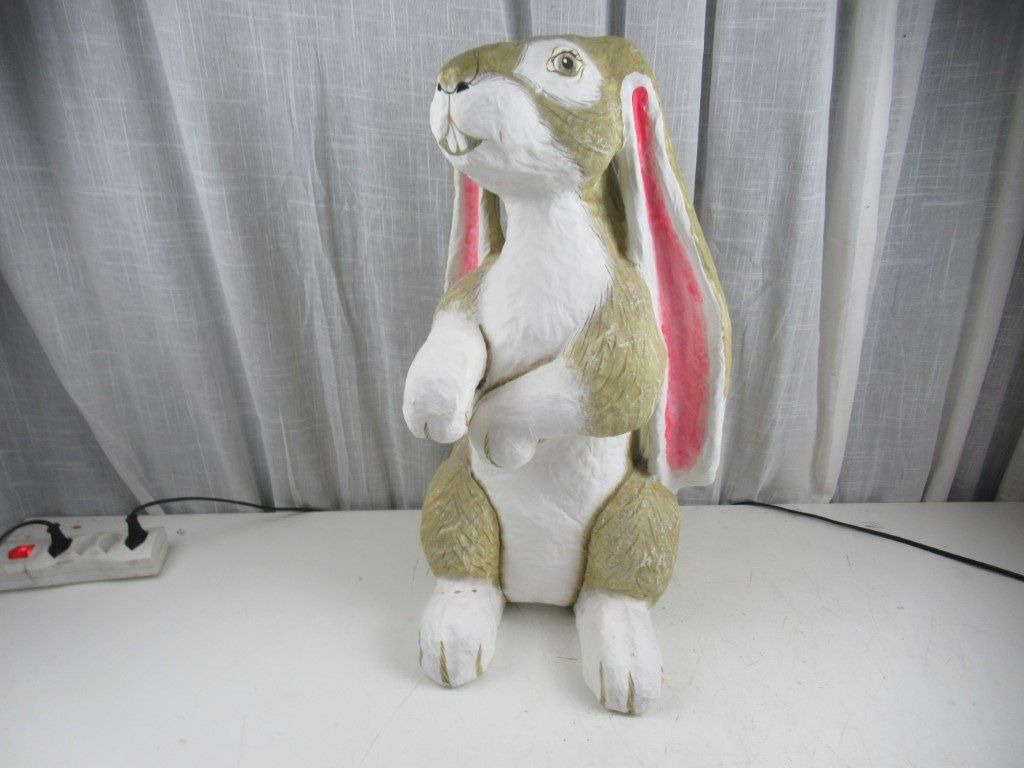 Alle Dekorationen: Osterhase Deko Ostern Pappmache Figur – Gebraucht aus Flums von  1