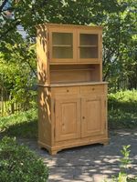 Schönes, schlichtes altes Buffet aus Holz (Fichte/Tanne)