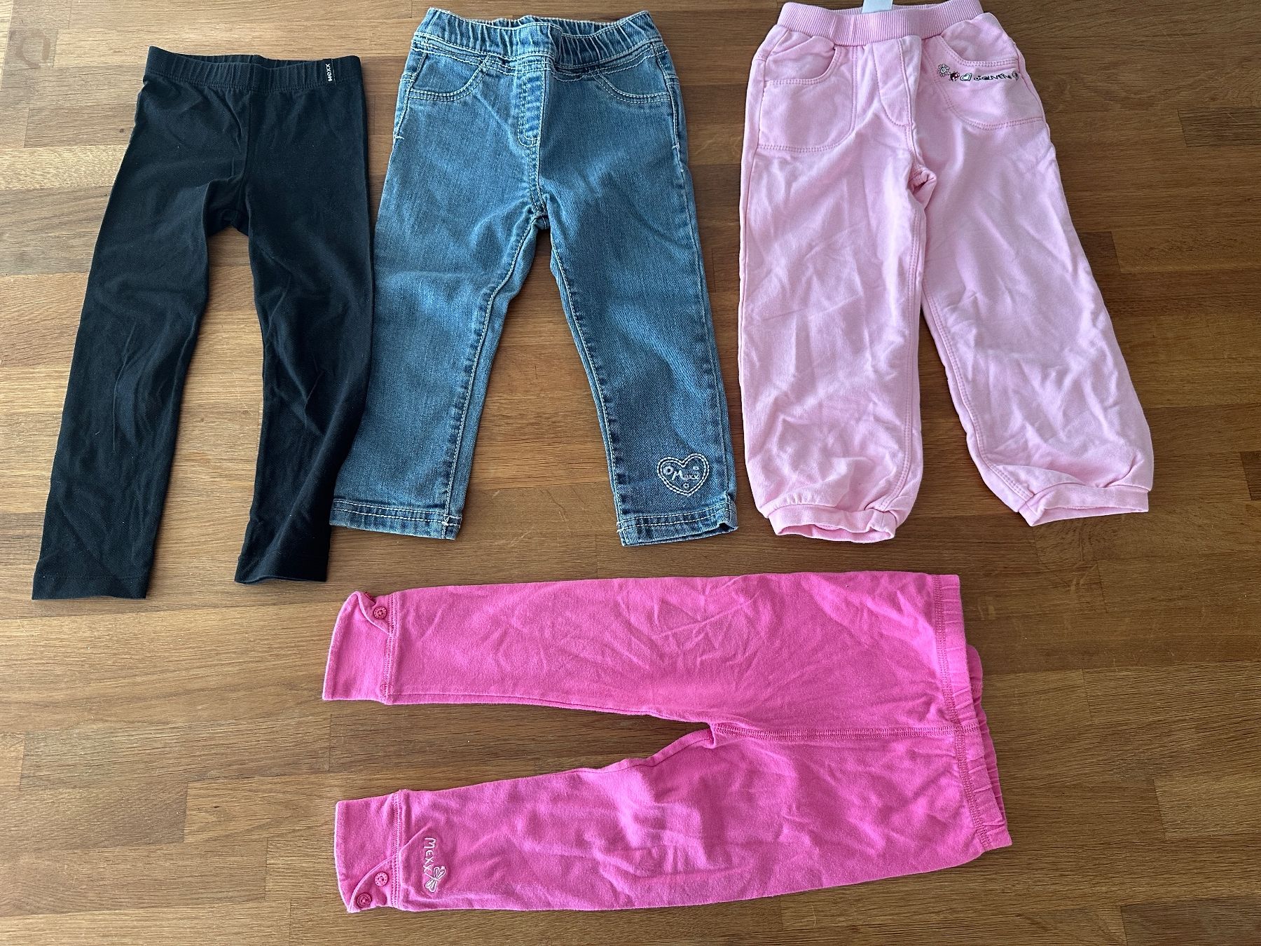 Pantaloni: Kinderset 5 Teile Gr.92 – Usato da Zürich venduto da JuliaSp