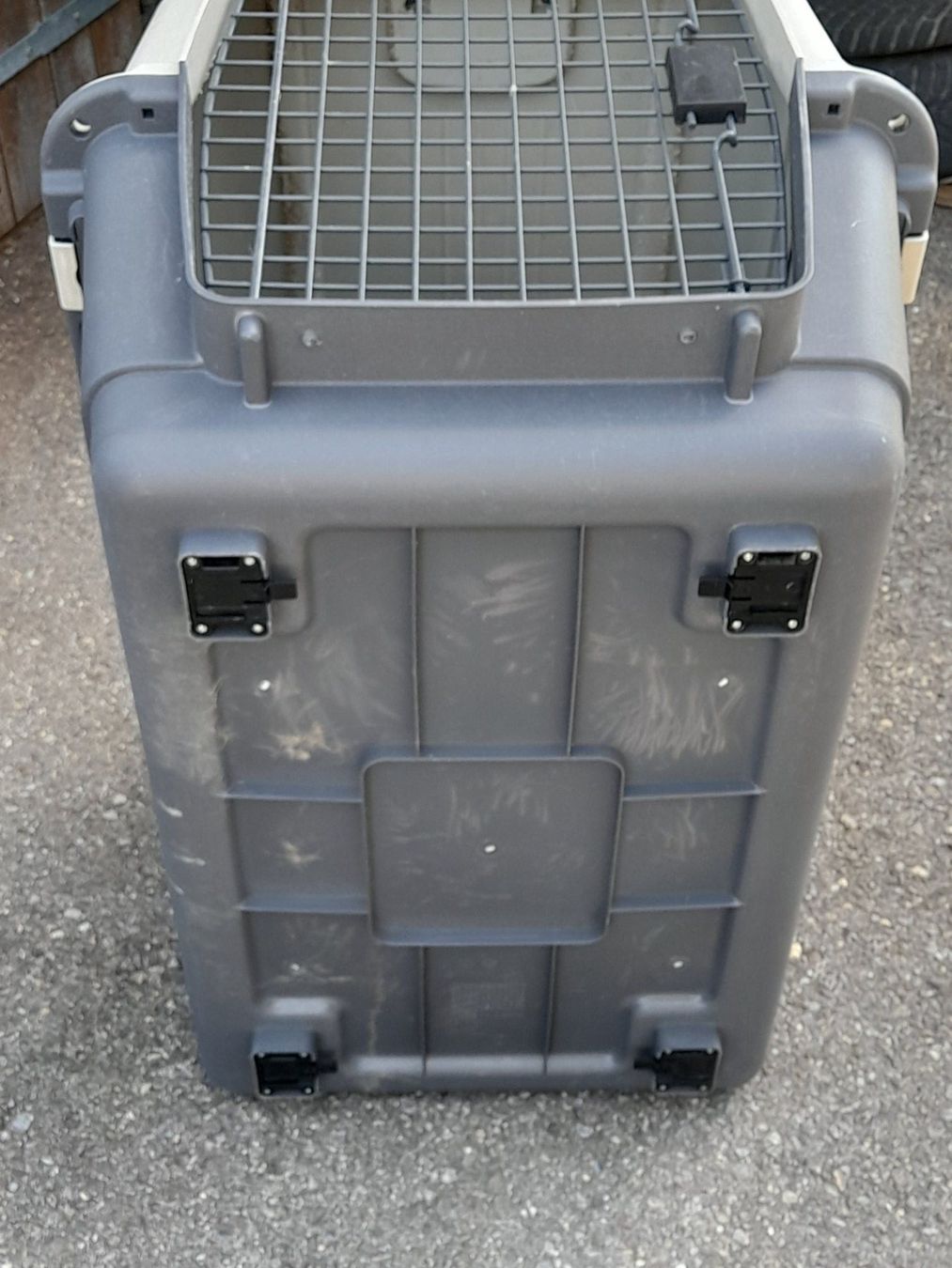 Gabbie, trasporto & Sicurezza: Hunde Transportbox 80 x 55  H = 60 – Usato da Aeschi b.Spiez venduto da 52_wochen 4