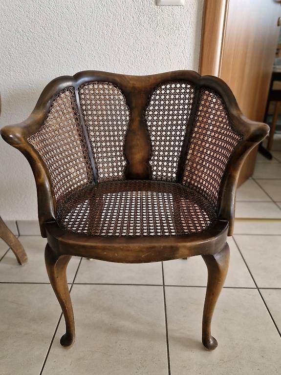 Poltrone: Poltroncina antica – Usato da Giubiasco venduto da bar_r9hz 1
