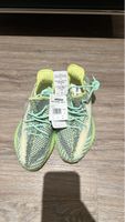 Neue Adidas Yeezy Boost 350 V2, Grösse 43 1/3