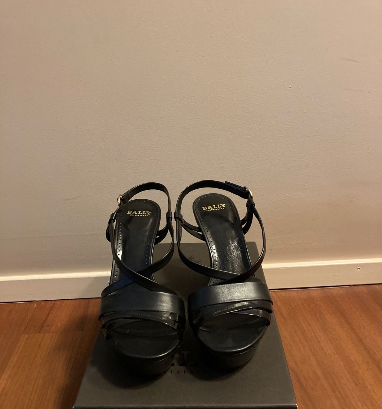 Bally Scarpe da donna: Bally schwarz Plateauschuhe – Usato da Kuesnacht ZH venduto da Lacatitus 2