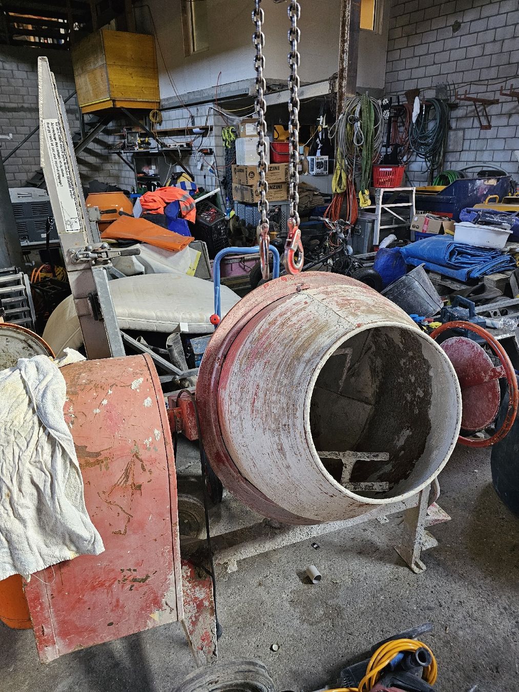 Tutte le macchine: Betonmischer gross 220V  – Usato da Zürich venduto da adi0111