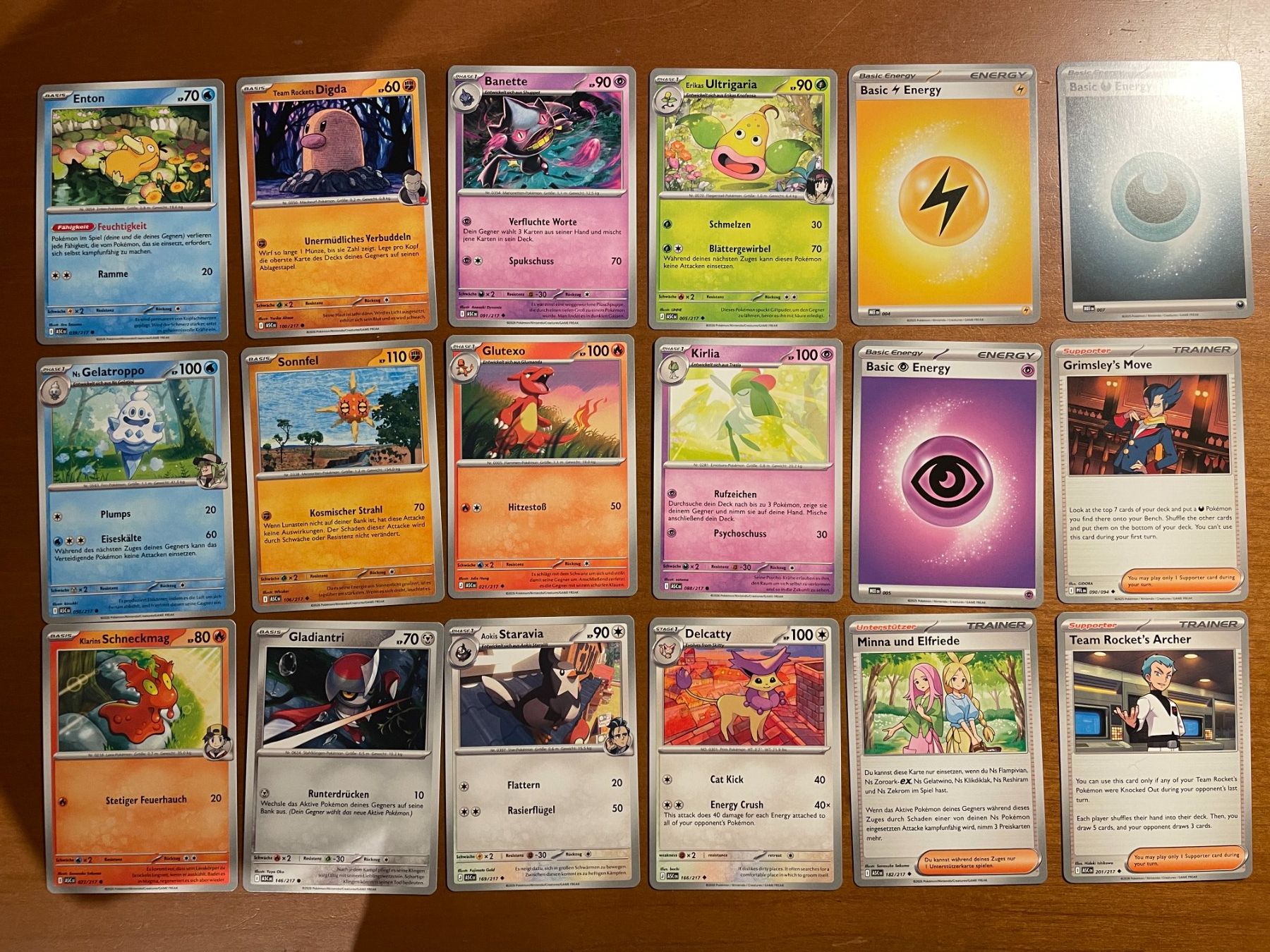 Pokémon Carte collezionabili: Pokemon Karten Set (Versand gratis) – Nuovo (secondo la descrizione) da Chur venduto da Angerson