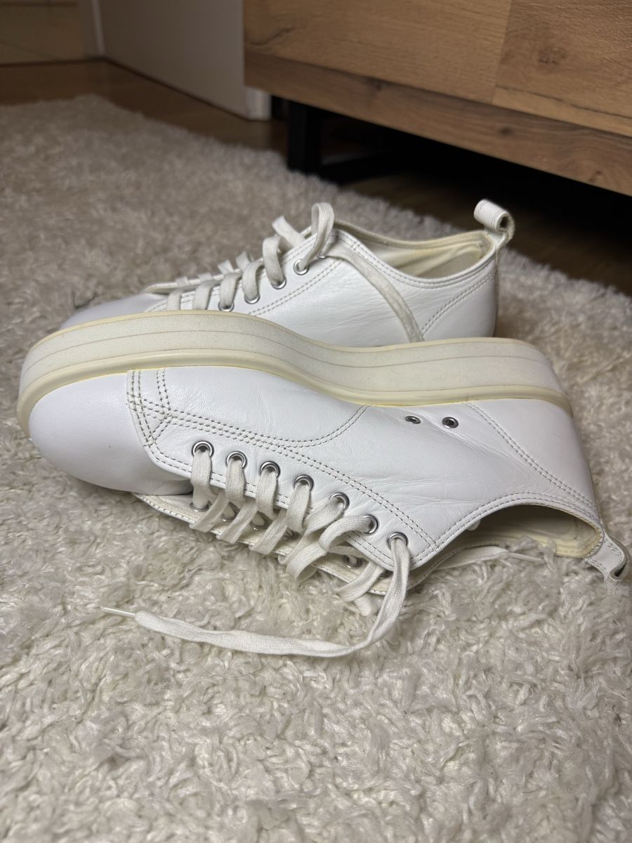Comme Des Garcons Scarpe da donna: Comme des Garçons White Sneakers Size 39 – Usato da Melide venduto da Risseiler 5