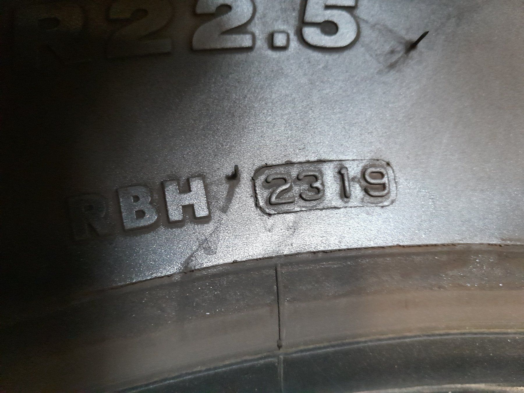 Bridgestone Pneumatici & Ruote complete: 2x Bridgestone 315/70 R 22.5 – Usato da Nesslau venduto da Altherr12 4