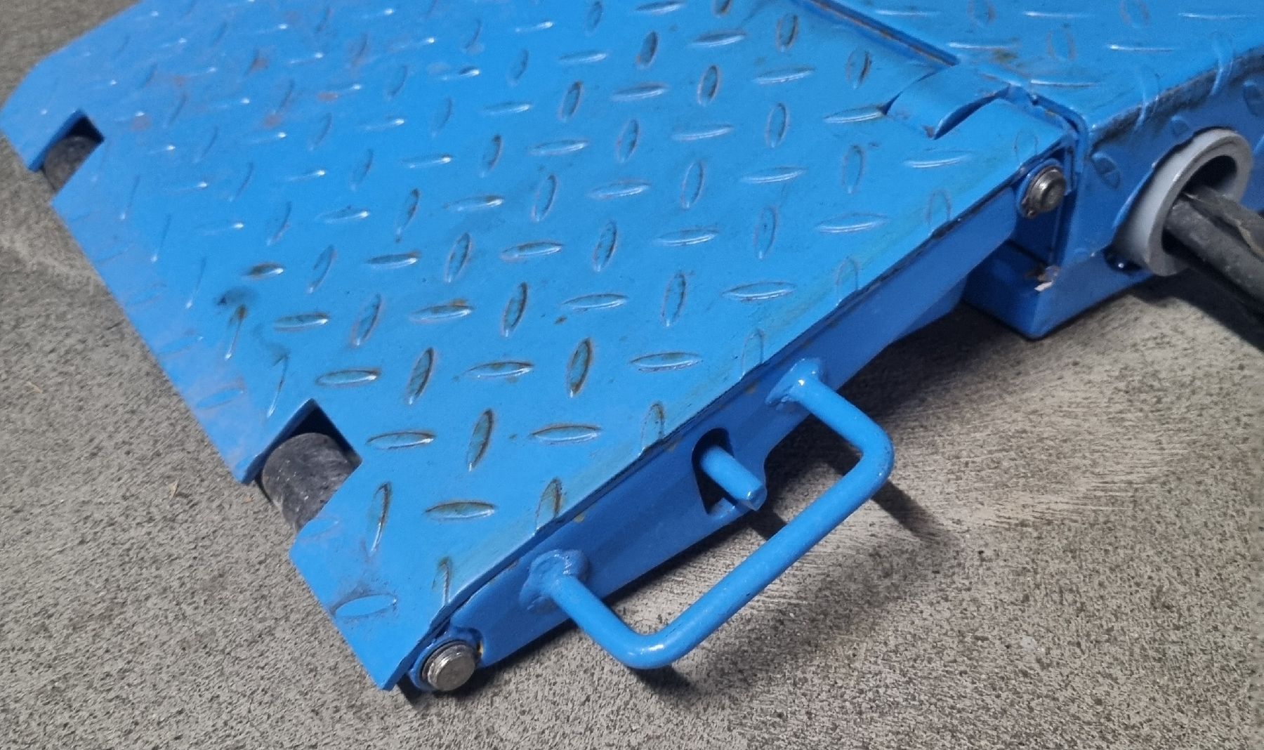 Twin Busch Piattaforme elevatrici & Crick: Scherenhebebühne Twin Busch TW S3-10E – Usato da Windisch venduto da Autotiger 3