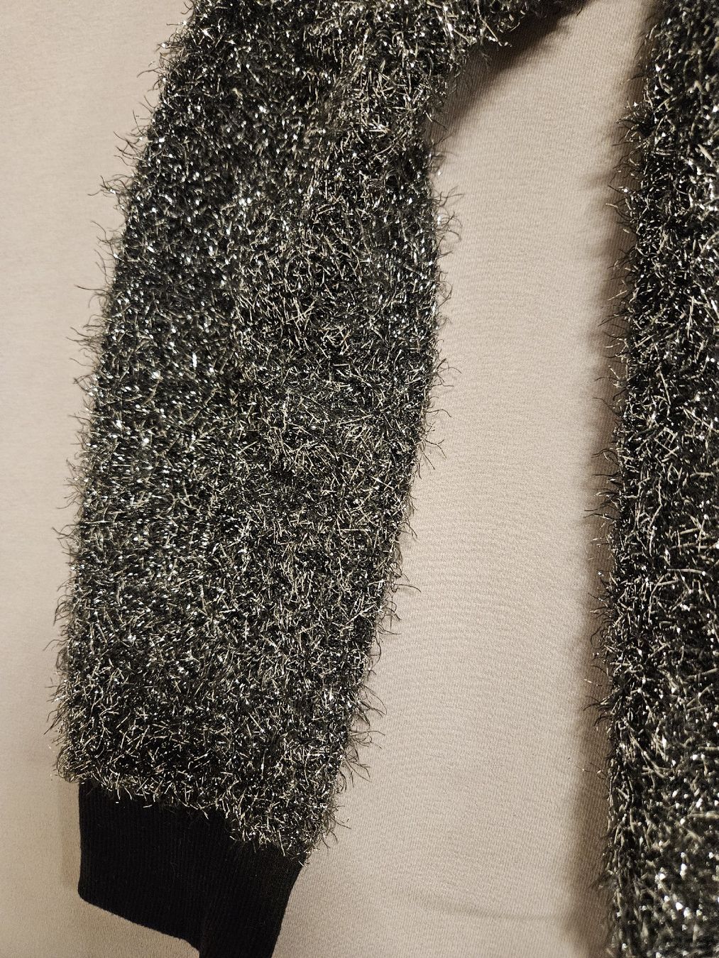 C&A Pulls & Sweat-shirts: Glitzerpulli schwarz/silber Gr. M – D'occasion à St. Gallen par Rebiili 3