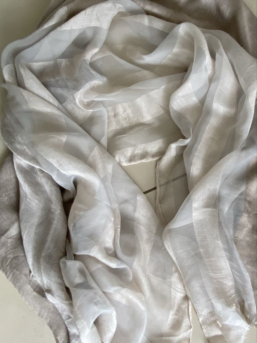 Fabiana Filippi Foulard & Sciarpe: Schal von Fabiana Filippi – Nuovo (secondo la descrizione) da Triesen venduto da vla_z6rh 1