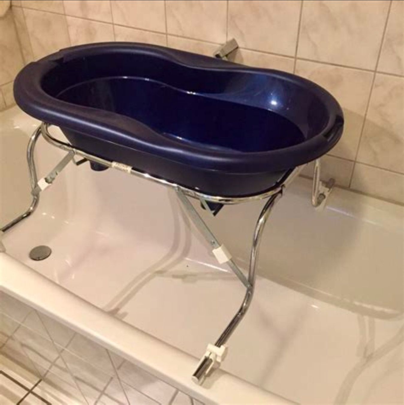 Geuther Vasche da bagno: Badewannenaufsatz für Baby Badewanne, Geuther Artnr. 4808 – Usato da Zürich venduto da Masgo