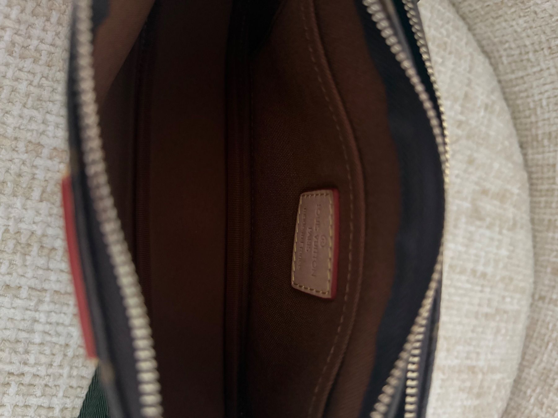Louis Vuitton Sacs: Tasche Louis Vuitton Multi Pochette Monogram neuwertig – D'occasion à Buchs AG par Maison_Djana_ 2