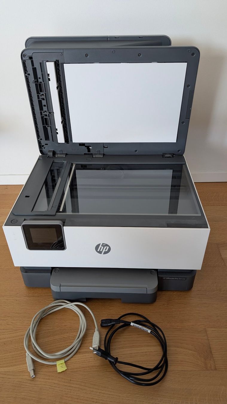 Hewlett Packard Stampanti: HP OfficeJet Pro 9012e Multifunktions-Drucker /neue Patronen – Usato da Adligenswil venduto da Jorosi 1