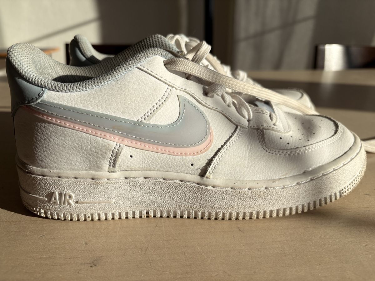 Nike Damenschuhe: Nike Air Force 1 – Neu (gemäss Beschreibung) aus Zürich von del_9vlj
